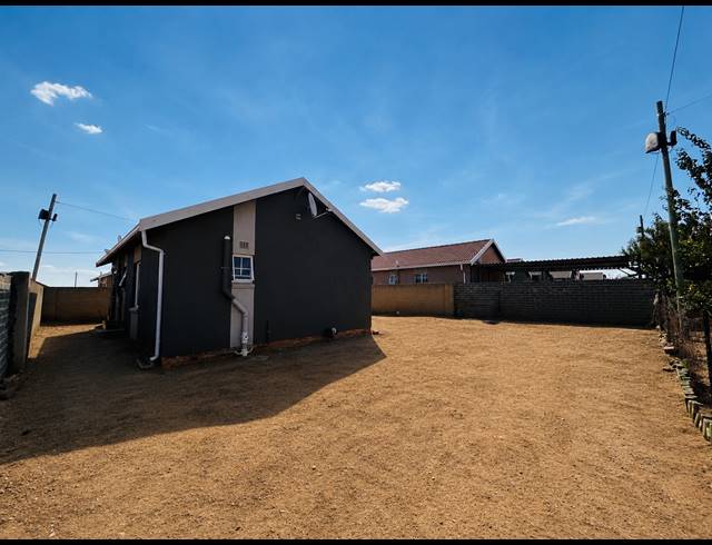 3 BEDROOM HOUSE FOR SALE IN SAVANNA CITY